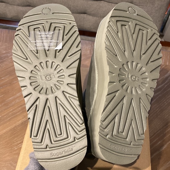 UGG Ultra Mini Platform Size 8 Moss Green - Picture 5 of 11